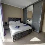 Апартаменты Aquarium House
