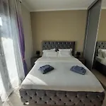 Aquarium House Апартаменты *