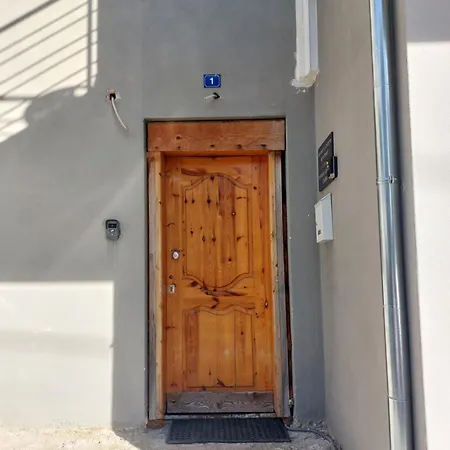 アパート Aquarium House